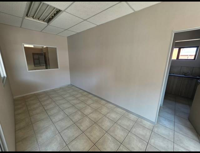 310M² WAREHOUSE TO LET IN OOS EINDE